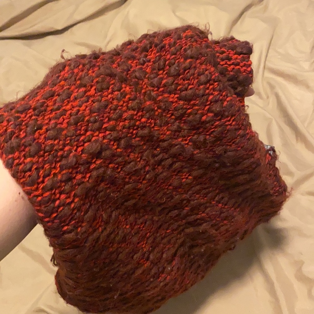 Express Chunky Infinity Scarf - Picture 2 of 4